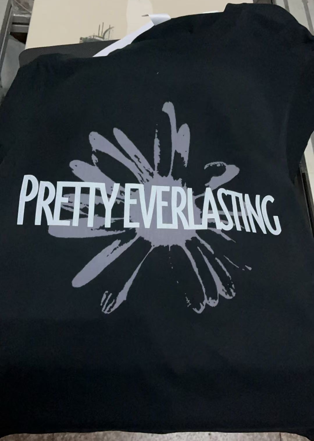 Pretty Everlasting svart t-shirt